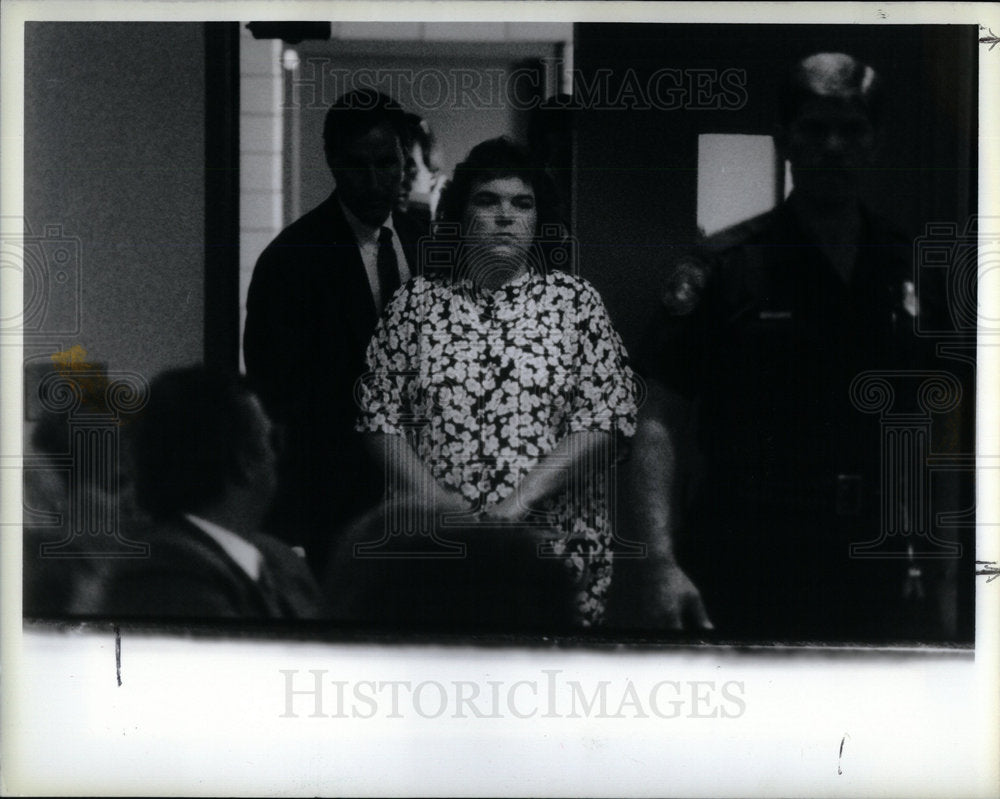 1989 Press Photo beverley older woman haired grey stand - DFPD72685- Historic Images