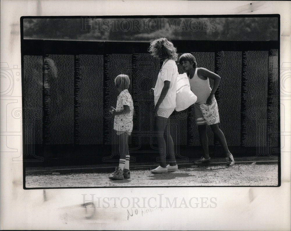 1988 Press Photo memorial view - DFPD73429- Historic Images