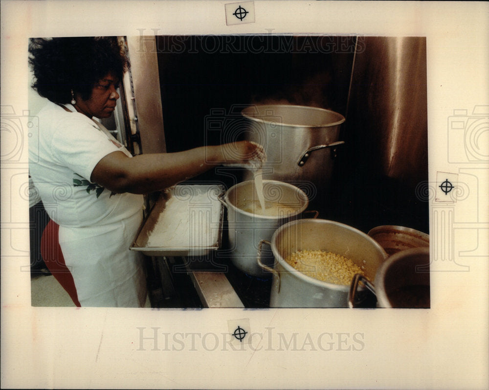 1991 Press Photo Earnestine Shaw Restaurant - DFPD73447- Historic Images