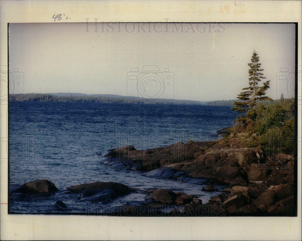 1992 Press Photo Upper Peninsula Lake Superior Coast - DFPD73561- Historic Images