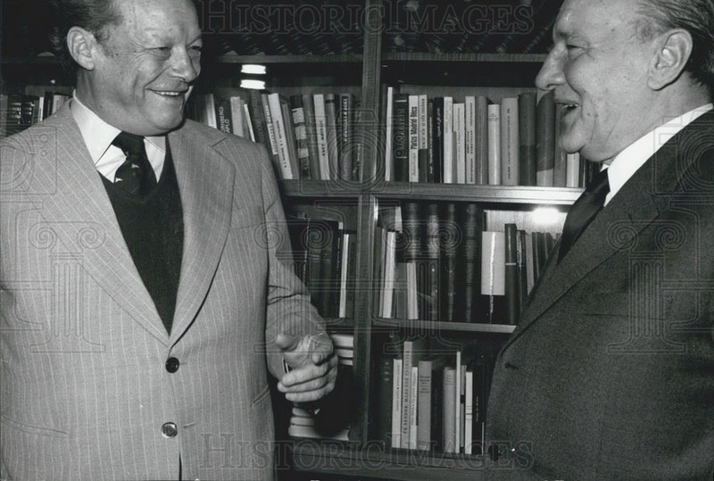Load image into Gallery viewer, Press Photo German Politican Willy Brandt in Hungary
