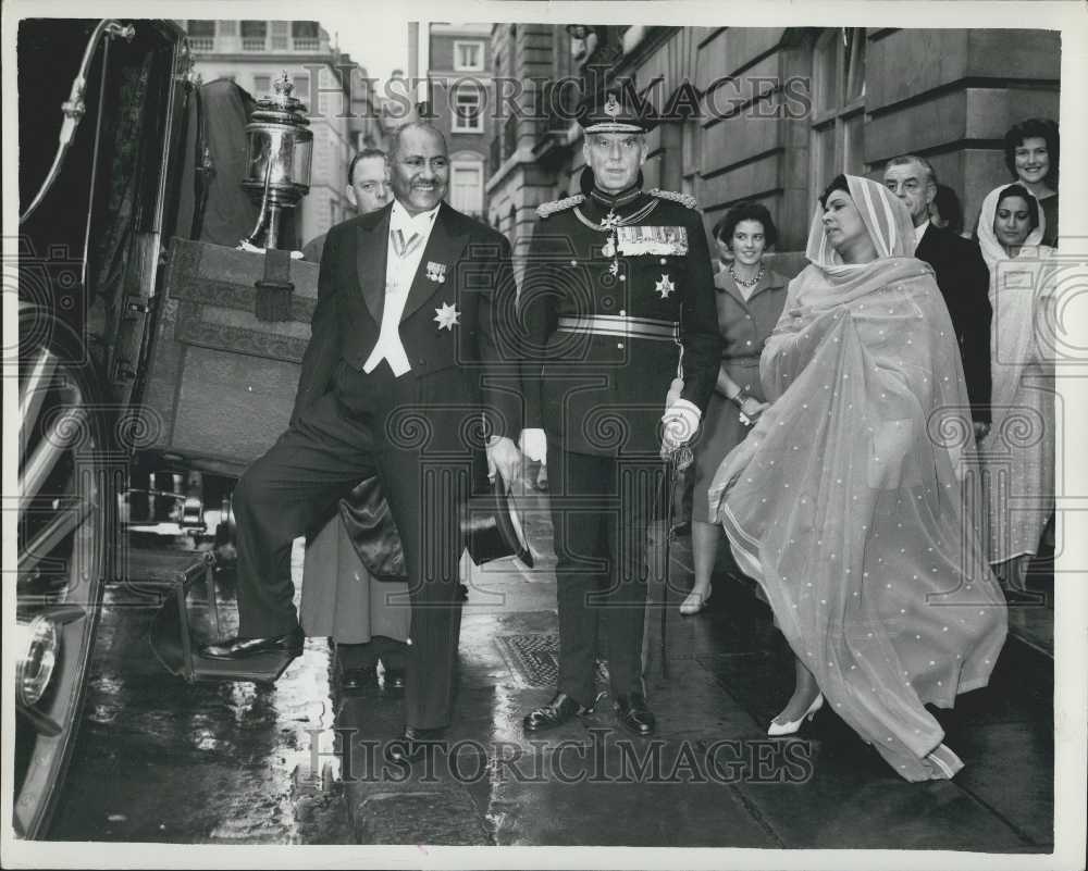 1962 Press Photo Sudanese Ambassador Sayed Amin Ahmed Hussein Goes to Palace- Historic Images