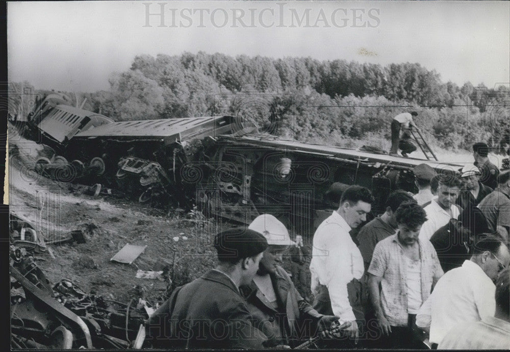 1961 Press Photo Strasbourg - Paris express train crash- Historic Images