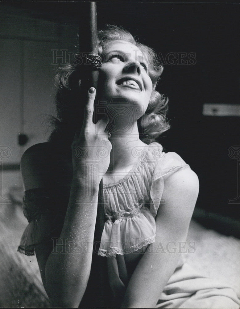 Press Photo Yvonne Young- Historic Images