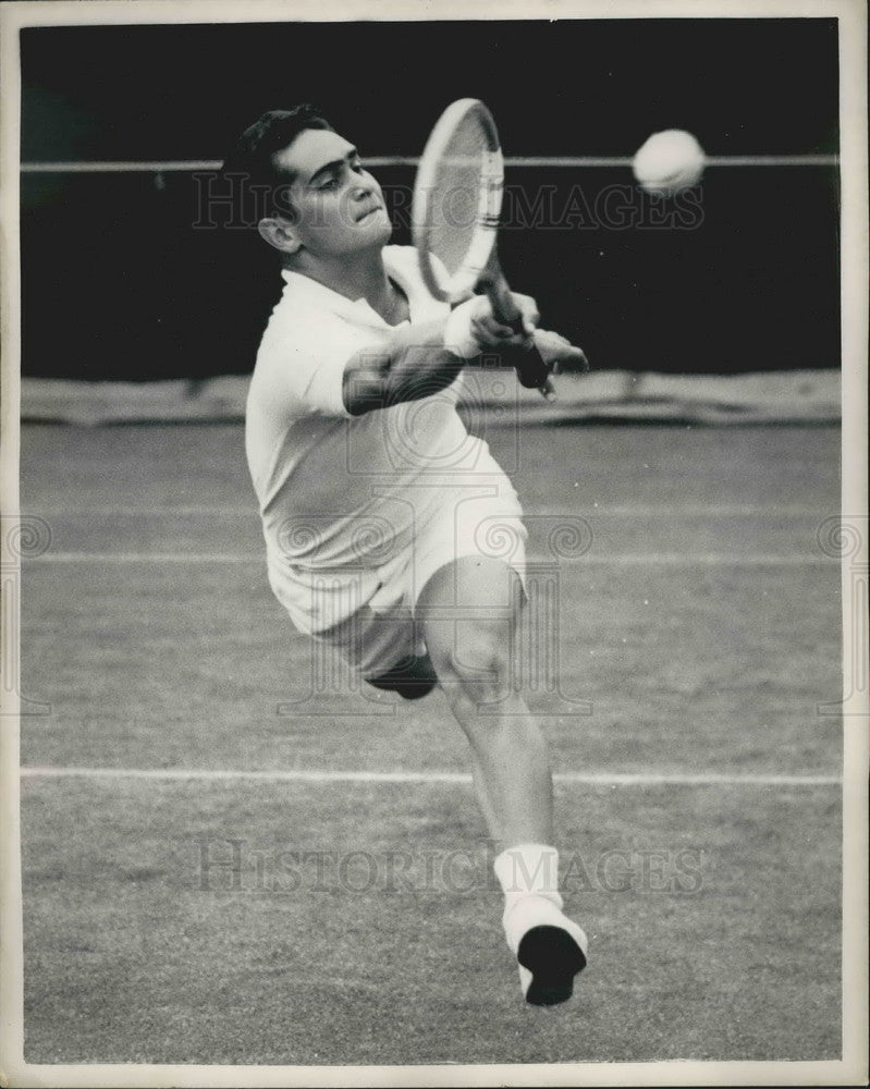 1954 Press Photo Tennis Player R. Moreira During Match - KSB01219