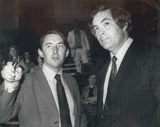 1976 Press Photo Rival Politicians David Steel & John Pardoe Watch Vote Count- Historic Images