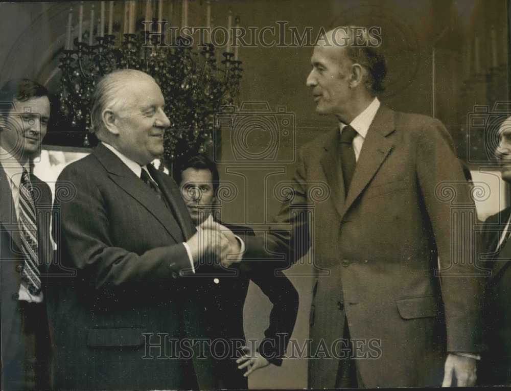 1974 Press Photo Interim Pres. Alain Poher &amp; Gisgard D&#39;Estaing, Elysee Palace- Historic Images