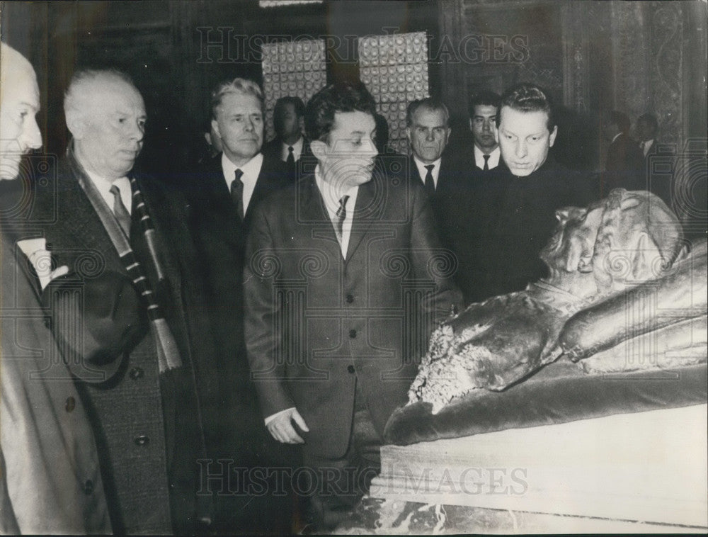 1967 Press Photo President Nicolai Podgorny & statue of Pope Leo XIII