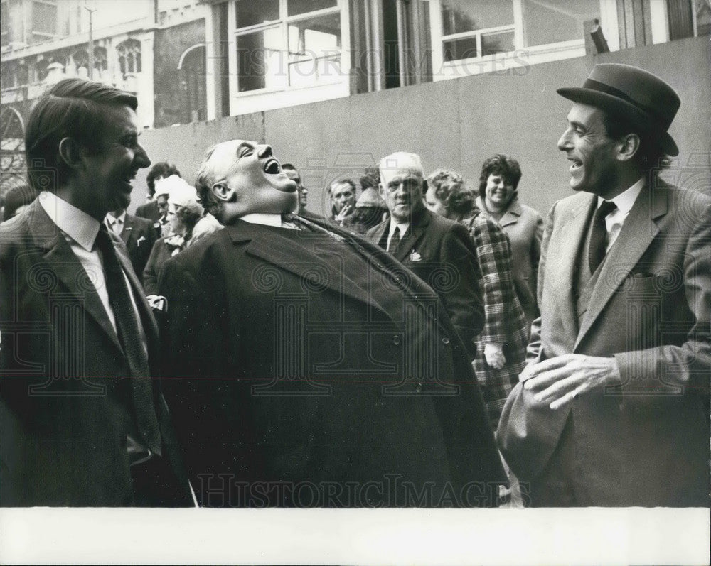 1972 Press Photo Cyril Smith Arrives in London - KSB06085- Historic Images