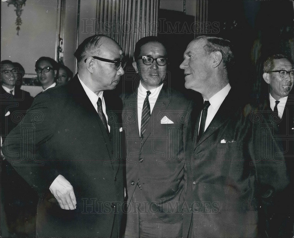 1967 Press Photo Japan Minister of Finance Mizuta, Kashiwagi, Mitchell Sharp- Historic Images