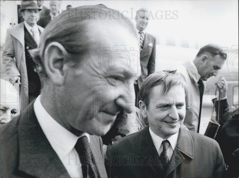 Load image into Gallery viewer, 1972 Press Photo Secretary General UN Curt Waldheim arrived Stokhom Olof Palme
