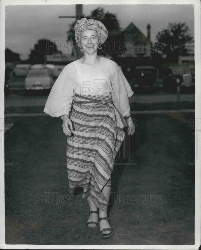 Load image into Gallery viewer, 1954 Press Photo Monica Etherton London School Teacher Nigerian National

