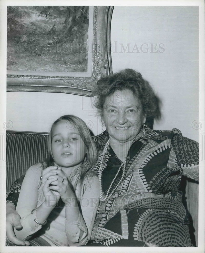 Load image into Gallery viewer, Press Photo Marine Schell's mother Margarethe Schell - KSB11145
