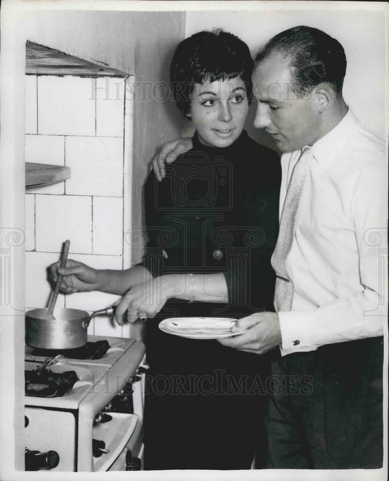 Load image into Gallery viewer, 1958 Press Photo Britain's Racing Champ,Stirling Moss and Miss Katie Molson
