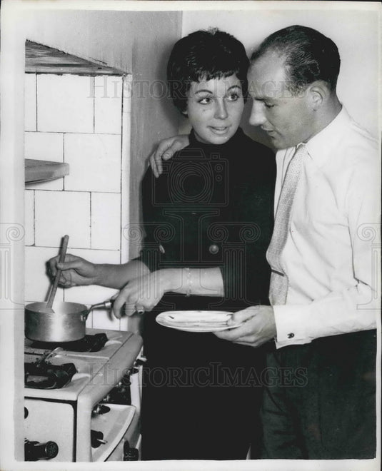 1958 Press Photo Britain's Racing Champ,Stirling Moss and Miss Katie Molson