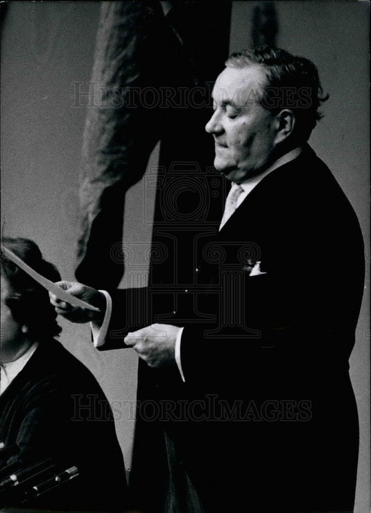 1960 Press Photo Antisemitic Daubs before the Buneestas - KSB13729- Historic Images