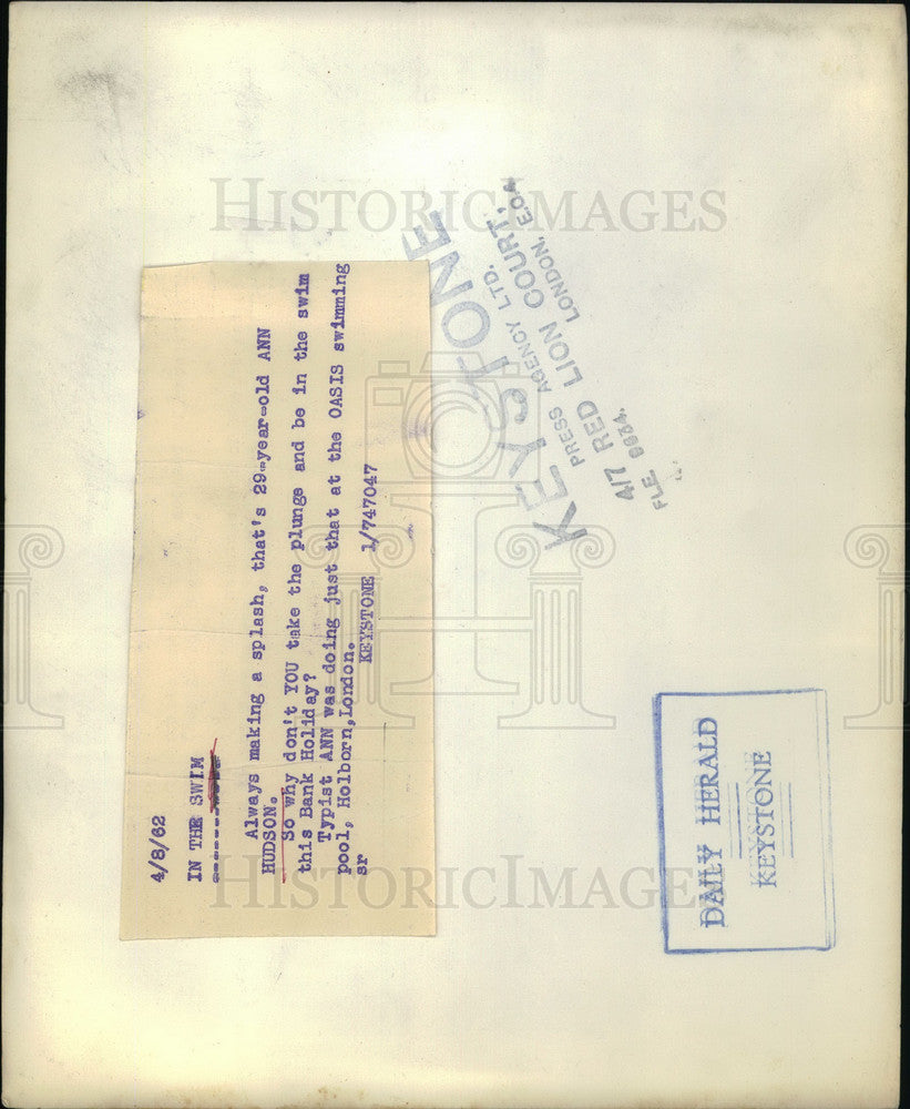 1962 Press Photo Ann Hudson. in the swimming pool - KSB14723