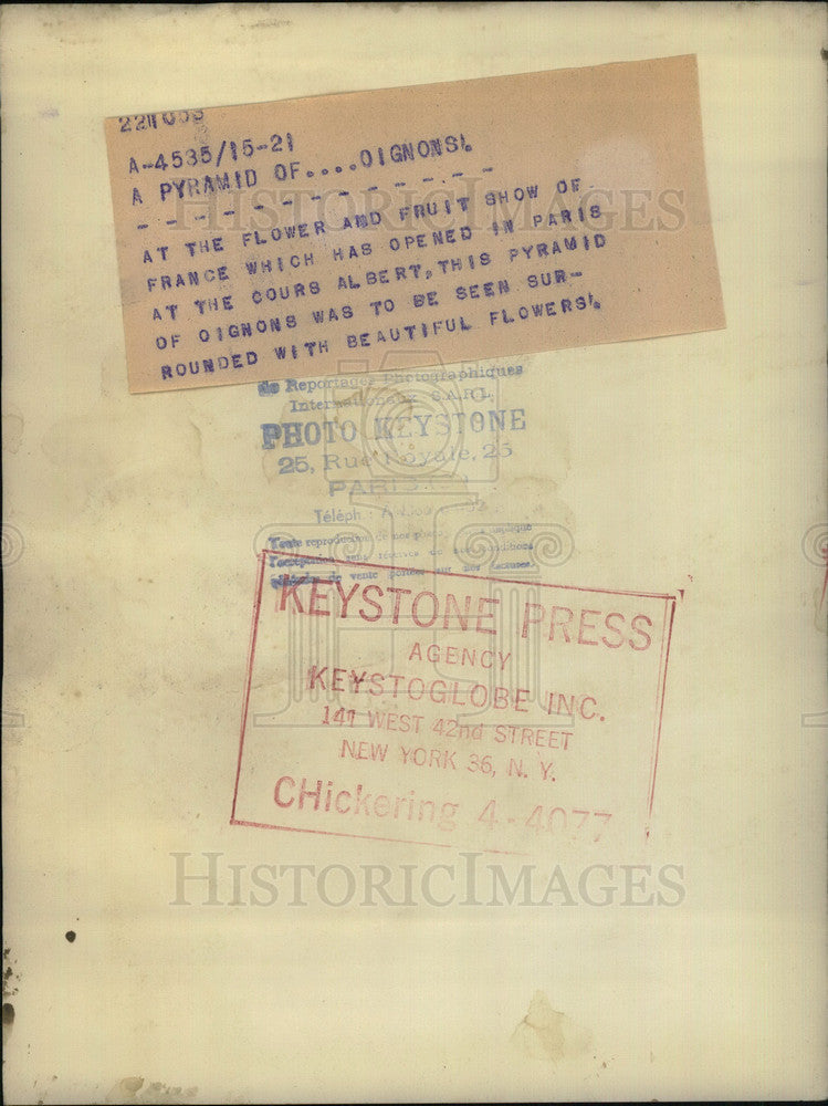 Press Photo An onion tower at the Flower and Fruit show in France - KSB17899