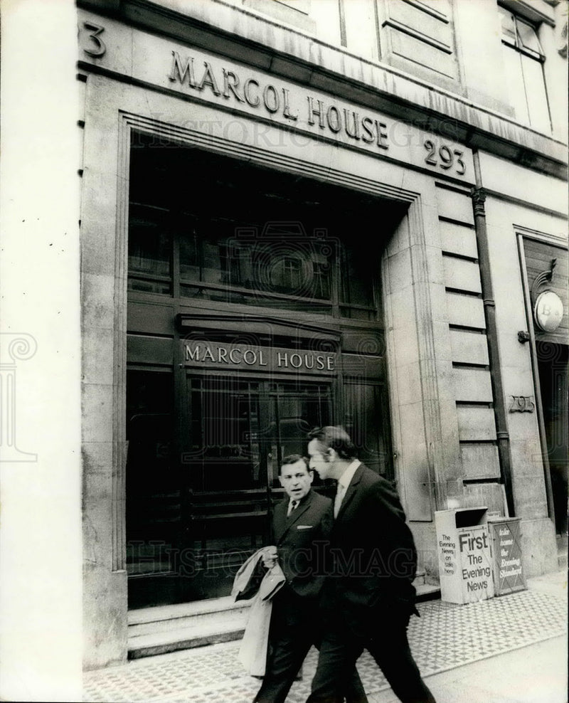 Load image into Gallery viewer, 1971 Press Photo Oleg Lialine named as KGB defector
