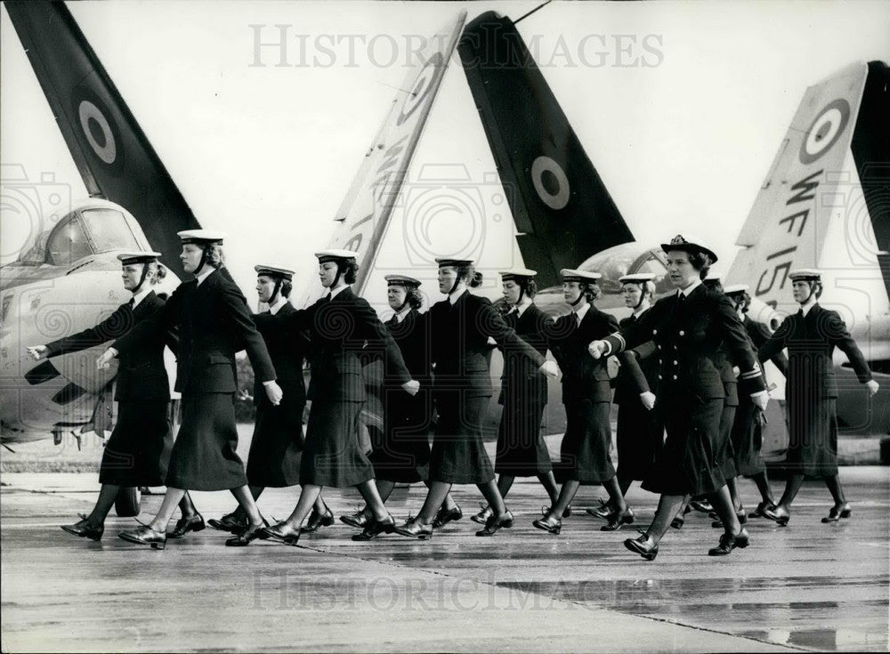 Press Photo Women&#39;s Royal Naval Service in a film - KSB18557- Historic Images