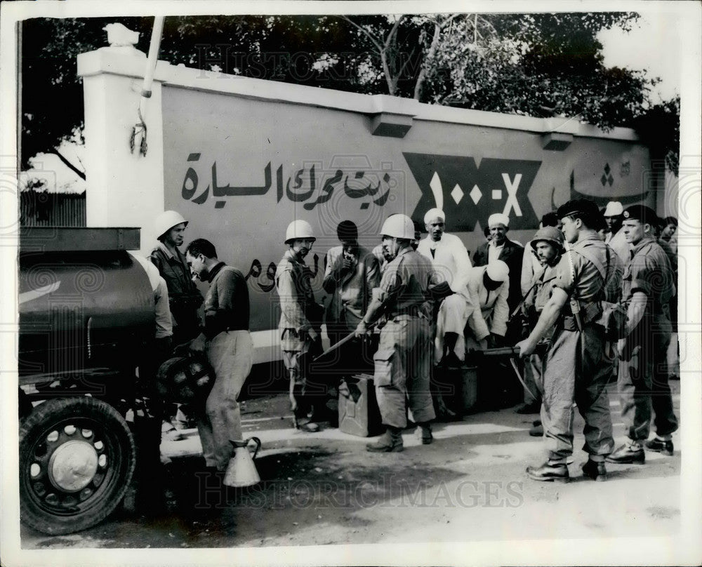 1956 Press Photo Egyptians Queue for Fuel oil due to rationing - KSB19323- Historic Images