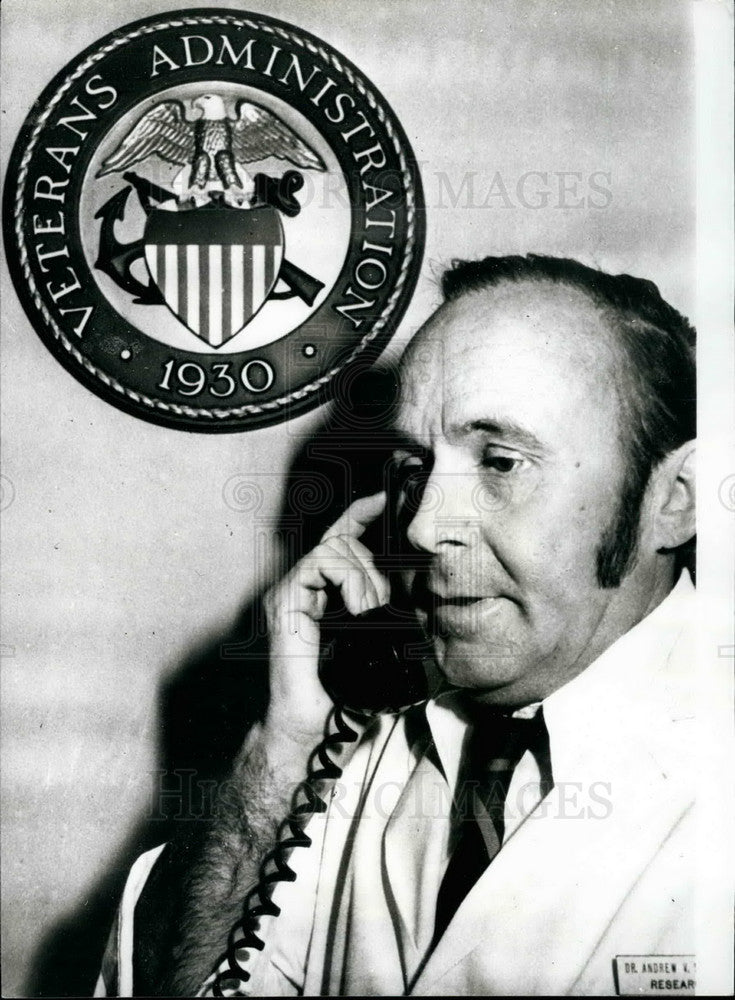 1977 Press Photo Dr. Andrew Schally,Nobel Prize for Medicine - KSB23589