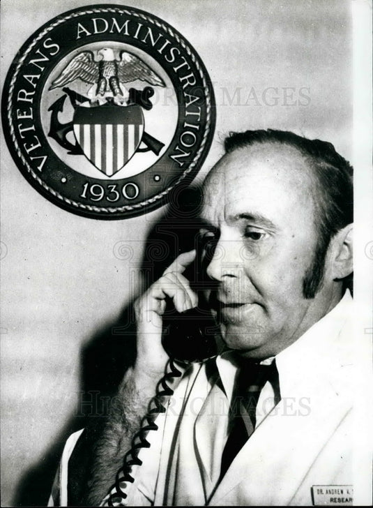 1977 Press Photo Dr. Andrew Schally,Nobel Prize for Medicine - KSB23589