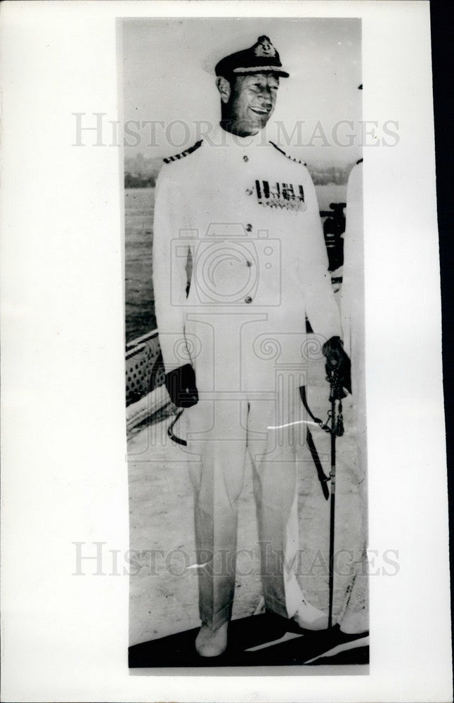 1964 Press Photo Captain R.J. Robertson of HMAS Melbourne carrier - KSB23837- Historic Images