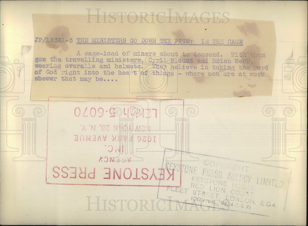 Press Photo A cage-load of miners & two ministers - KSB27097