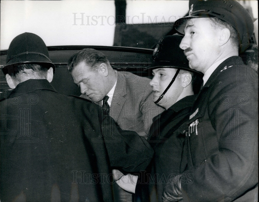 1959 Press Photo Constable George Alberta Askew arrested for robbery - KSB30725