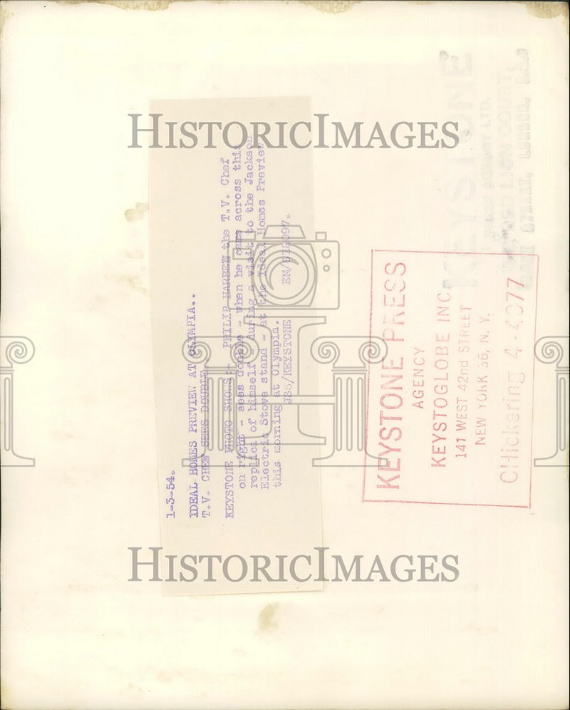 Load image into Gallery viewer, 1954 Press Photo Philip Harren TV Chef Replica Ideal Homes Preview Olympia
