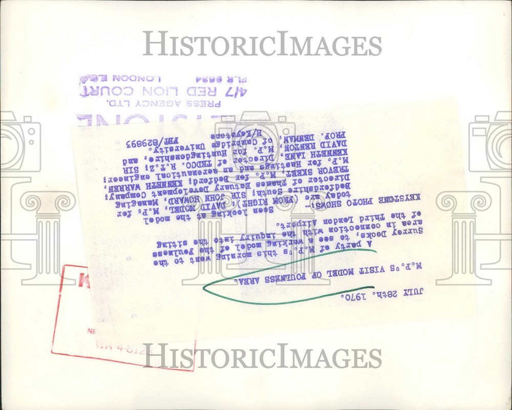 1970 Press Photo Businessmen Visiting Surrey Docks - KSB45003