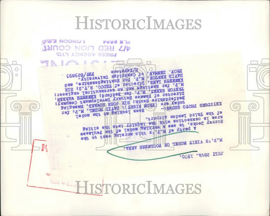 1970 Press Photo Businessmen Visiting Surrey Docks - KSB45003