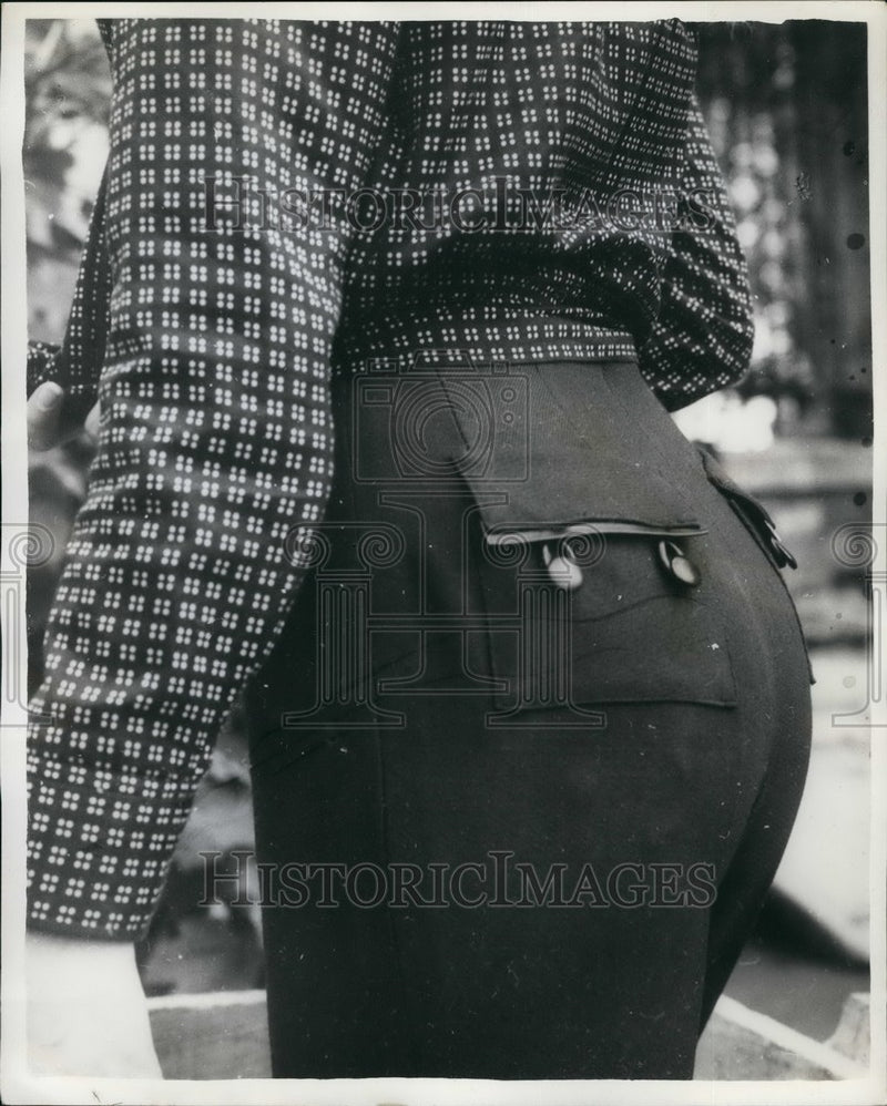 Load image into Gallery viewer, 1963 Press Photo Hip Pocket Design, Penroche, Mac Douglas Autumn Fashion
