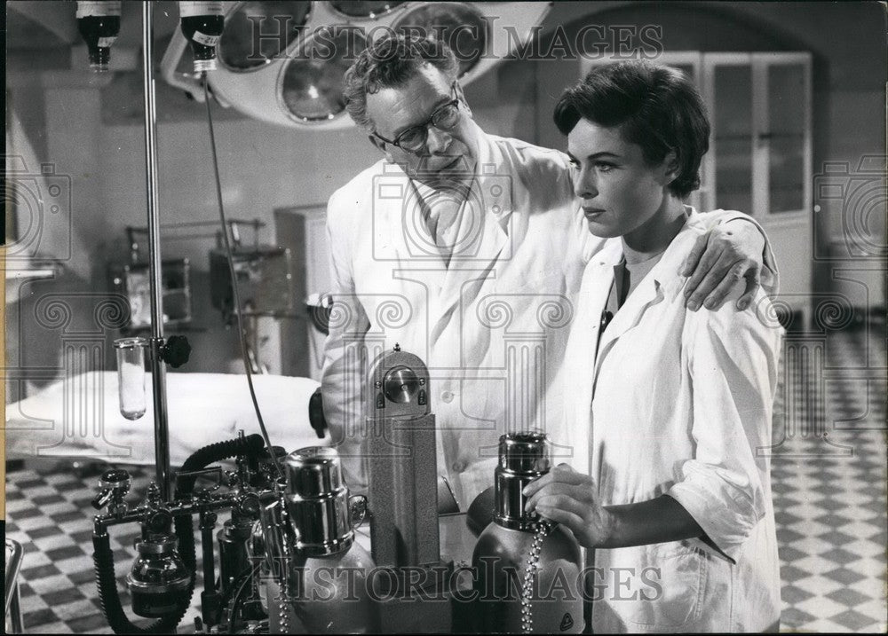 1959 Press Photo Ewald Balser Barbara Rutting Doctor Without Connscience Film
