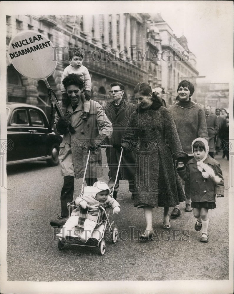 1958 Press Photo H Bomb Protest March youngster in procession Trafalgar Square