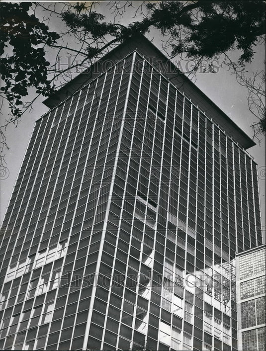 Press Photo building of the city administration in the Miller street - KSB55571