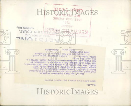 1958 Press Photo Men of West Yorkshire Search For Weapon W/ Metal Detectors