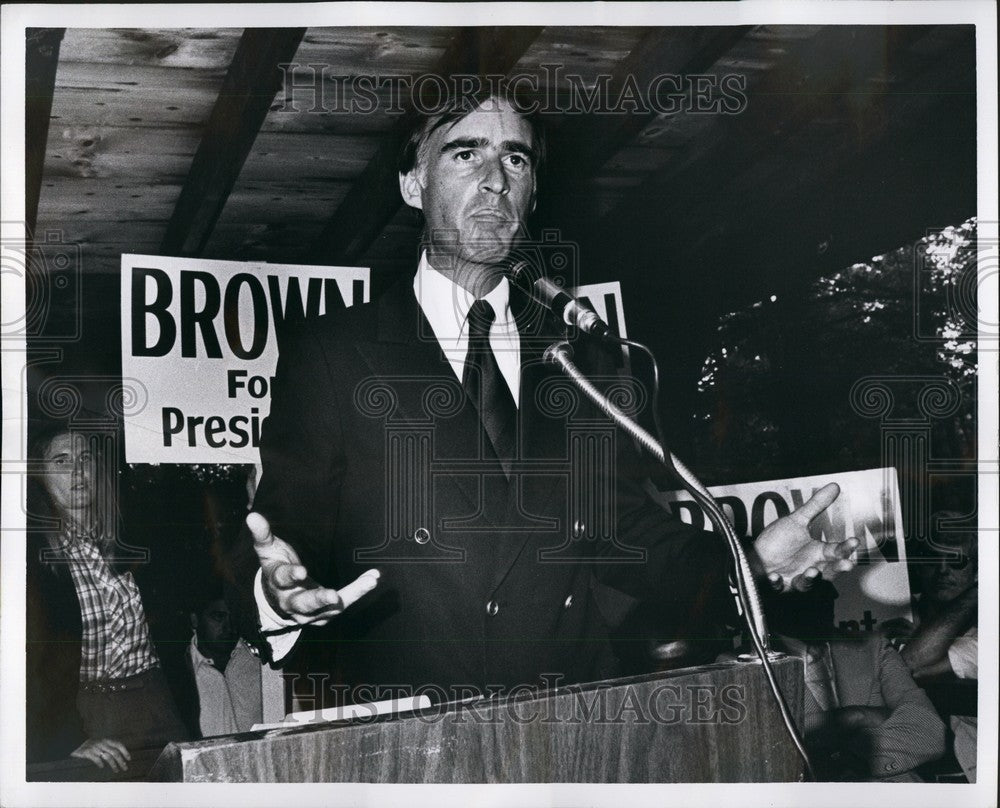 1979 Press Photo Jerry Brown at the Strafford County Picknic, Hellenic Center
