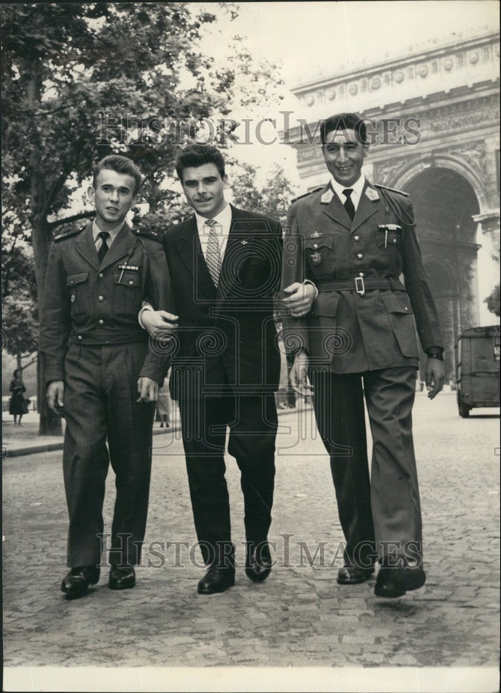 1958 Press Photo Soldiers Claude Anglade, Robert Herbert, and Ahmed Djella