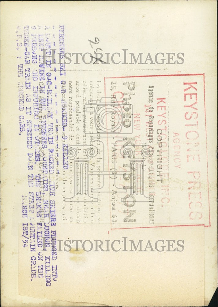 1954 Press Photo Train Wrecked On Way Down Pyrenees Mountains - KSB70347