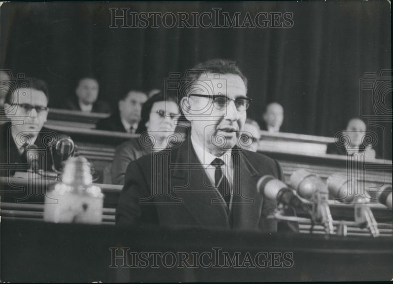 Load image into Gallery viewer, 1961 Press Photo Mehmed Shehu - KSB74133
