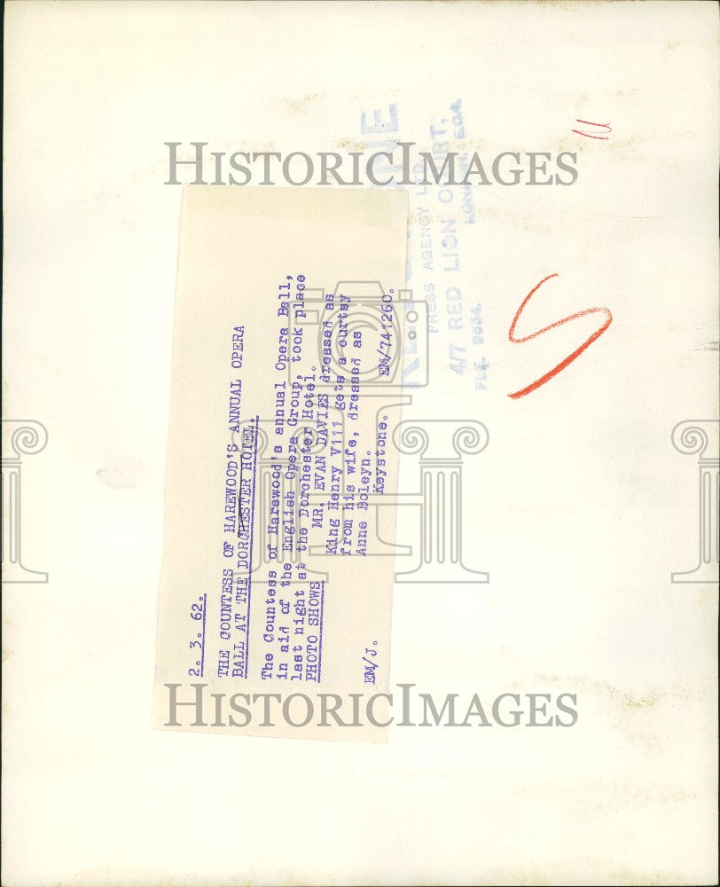 1962 Press Photo countess of Hare wood's annual Opera Ball at the Dorchester Hot