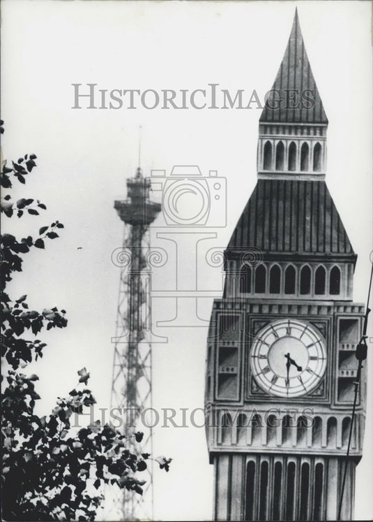 1966 Press Photo 
Birthday of the "Langer Lulatsch" - Historic Images