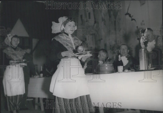 1956 Press Photo Woman in Regional Norwegian Dress