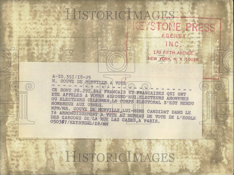Load image into Gallery viewer, 1967 Press Photo Couve de Murville Boys School Voting Office Rue Las Cases Paris
