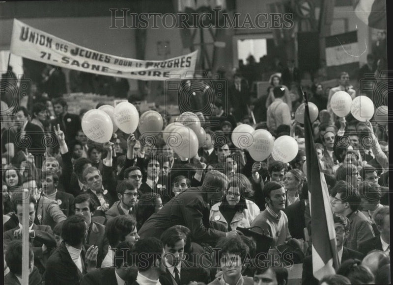 Load image into Gallery viewer, 1969 Press Photo Union of Youth for Progress Conference
