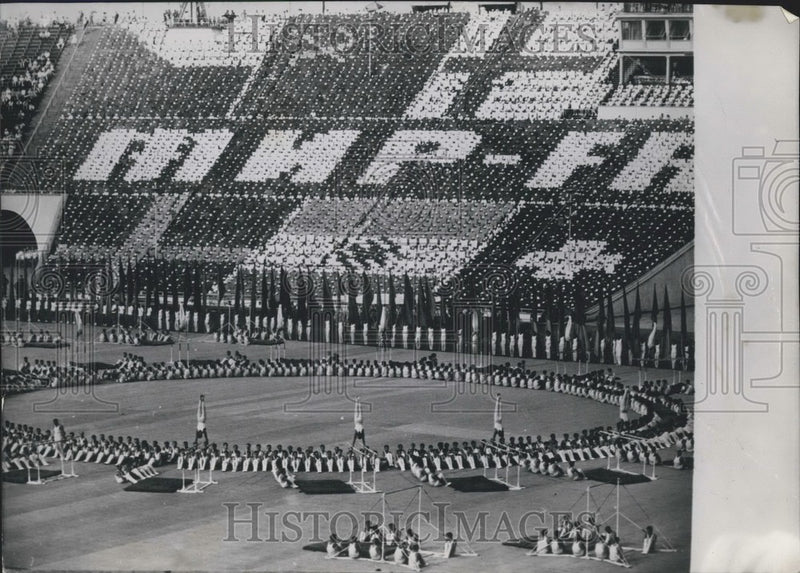 Load image into Gallery viewer, 1963 Press Photo Communist Festival in Leipzig.
