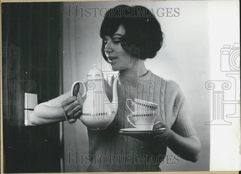 Load image into Gallery viewer, 1968 Press Photo Germany - New Light Switch
