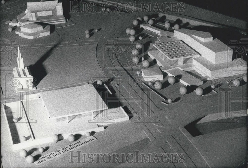 1966 Press Photo Model, Culture Center, Berling, Berlin Zoo